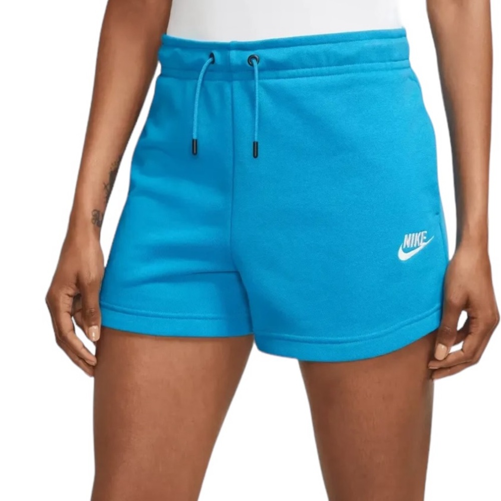 Nike Women's Blue Sportswear Club Shorts with Pockets XL